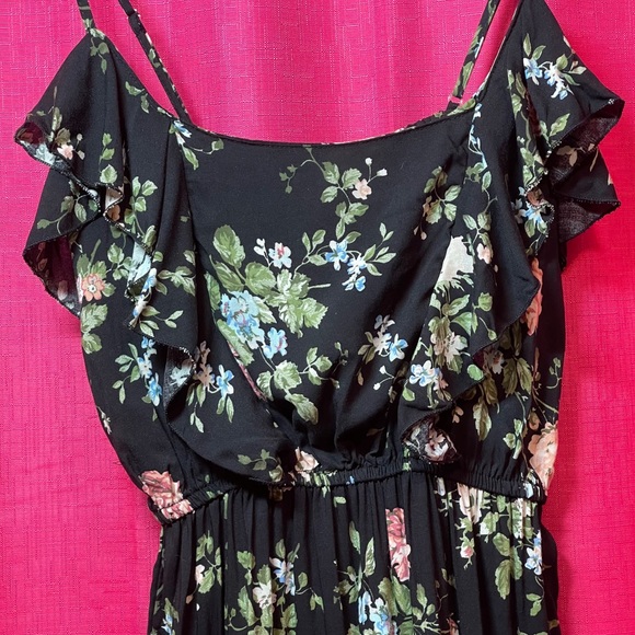 NWT RUE21 BLACK FLORAL DRESS SIZE S - Picture 2 of 16